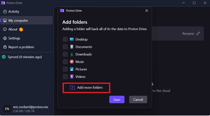Aplicación de Proton Drive en Windows con el cuadro Add folders abierto: Escritorio, Documentos, Descargas, Música, Imágenes y Vídeos para marcar, y el botón Add more folders