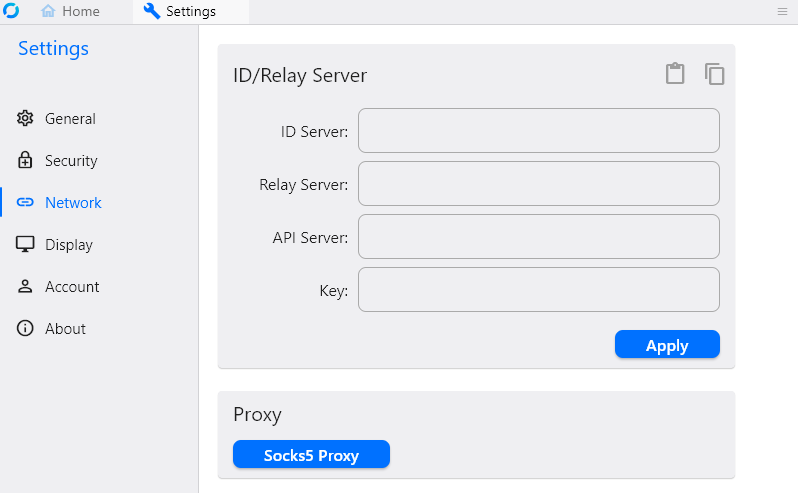 Ajustes de RustDesk, sección Network, con los cuatro campos ID Server, Relay Server, API Server y Key y el botón Apply